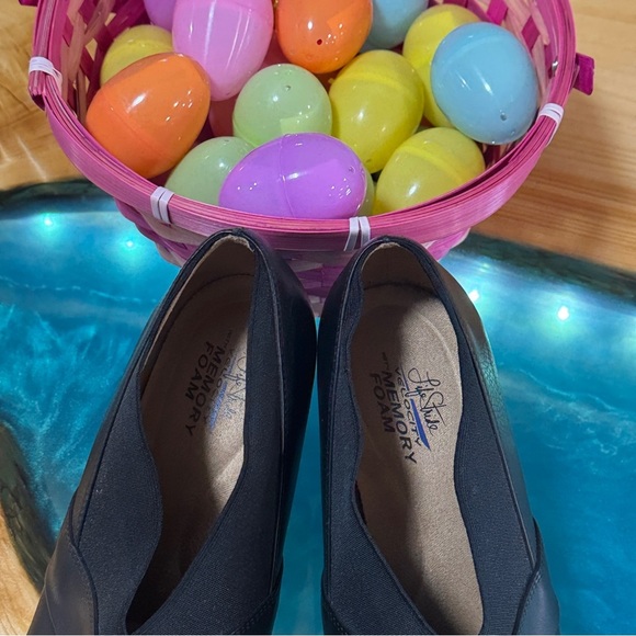 Black Life Stride Leather Heels with Rounded Toe - Picture 2 of 6